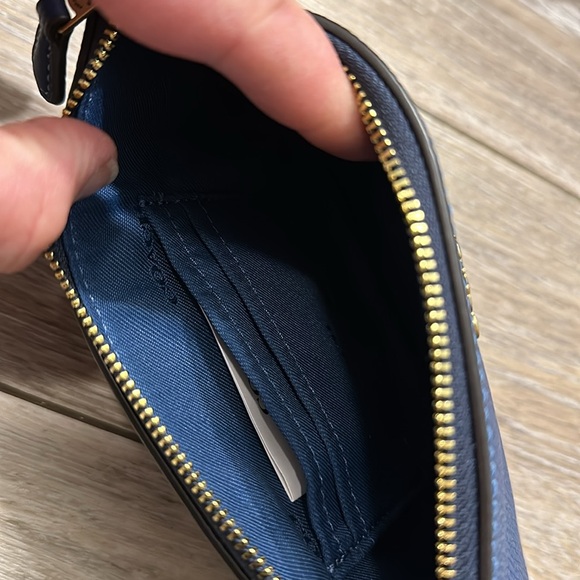 COACH WRISTLET PEBBLE LEATHER TRUE BLUE SMALL NWT - Picture 5 of 7